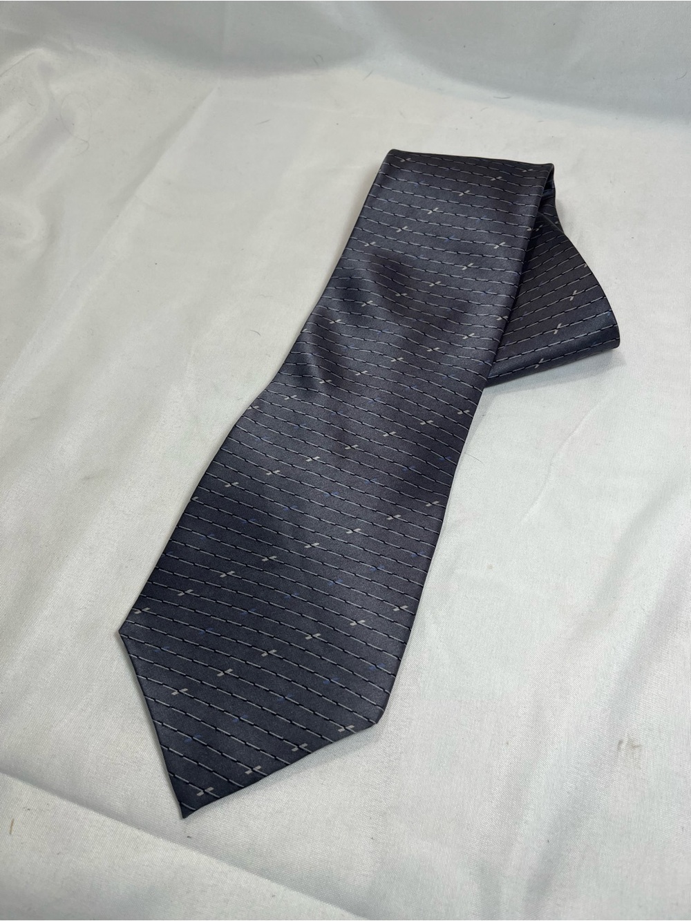 Perry Ellis Portfolio 100% Silk Tie